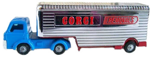 Corgi Junior 2004