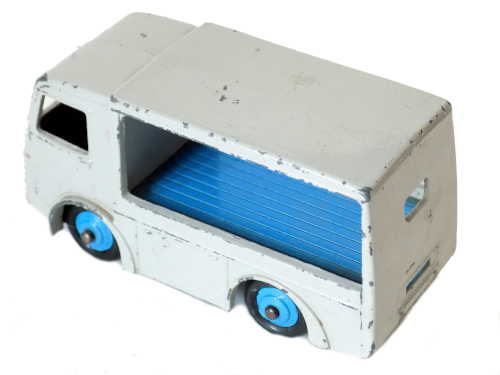Dinky 30v