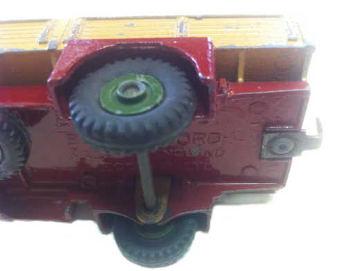 Dinky 522 unusual wheels?