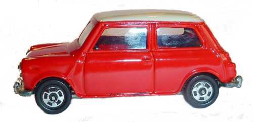 Tomica F8
