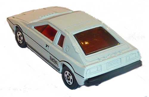 Tomica F8